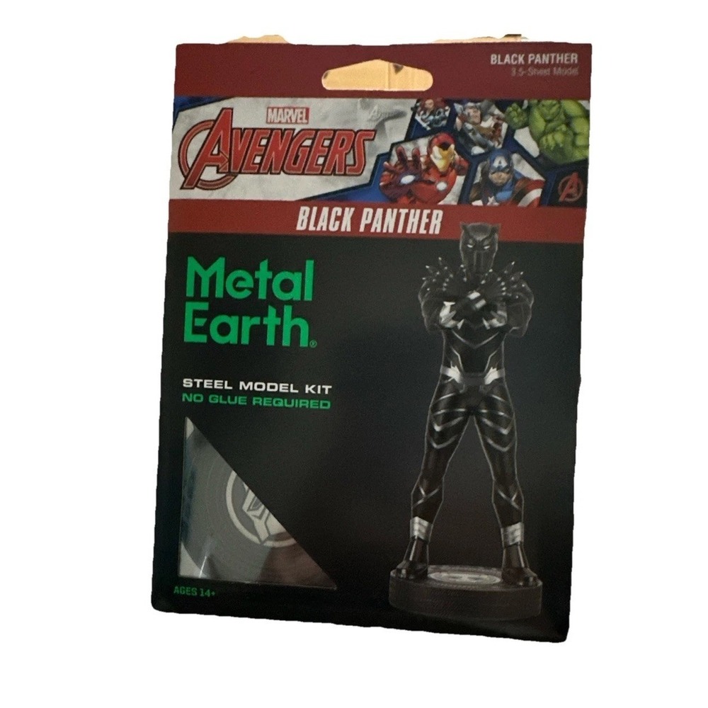 Fascinations Metal Earth 3D Steel Model Kit - Marvel Avengers Black Panther